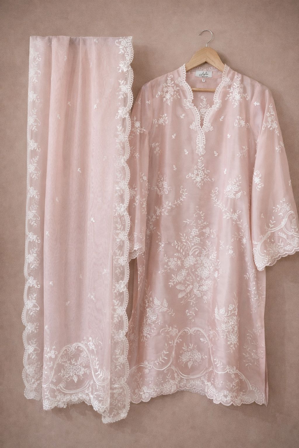 DUCHESS - Sheesha Silk Edit